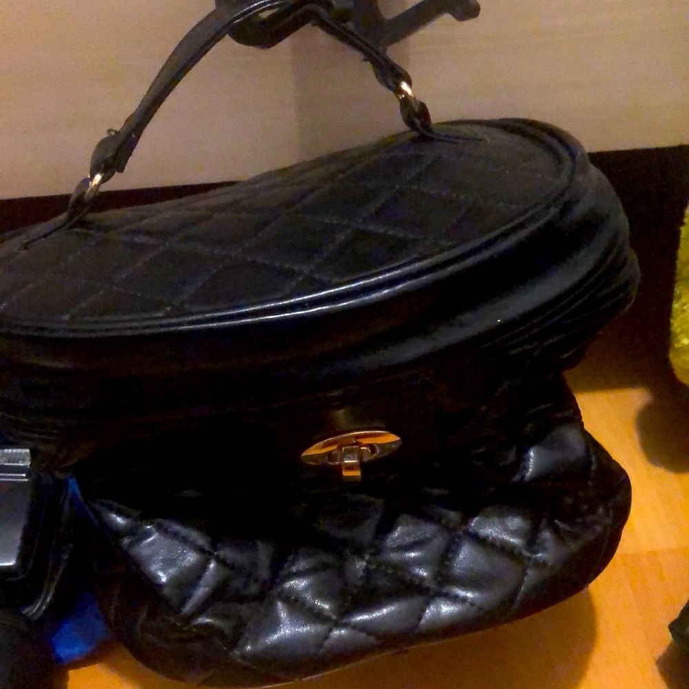 Black bag Ariana Grande